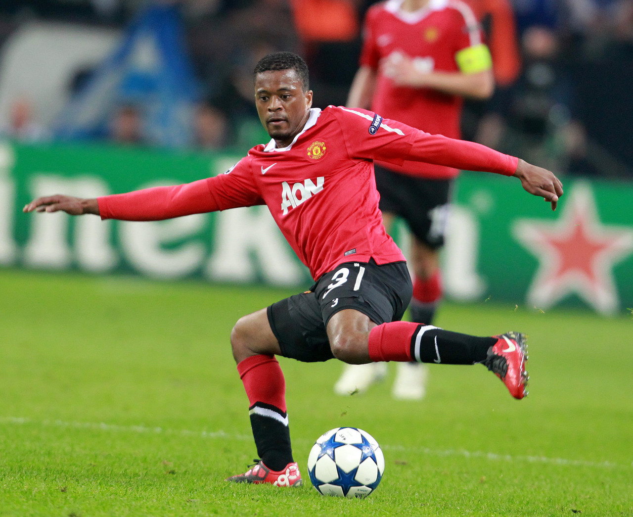 与此同时也 与此同时也